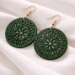 Elegant Green Dangle Earrings